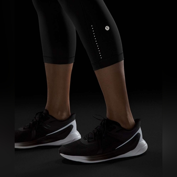 Lululemon Swift Speed High-Rise Crop 21" Black W6CDXS Running Leggings Women's 4 - Picture 3 of 9